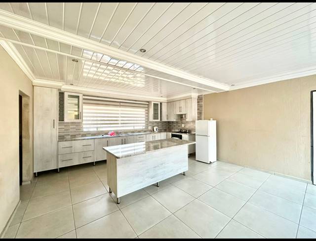3 BEDROOM HOUSE FOR SALE IN IVY PARK